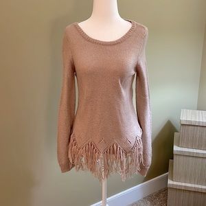 BB Dakota light pink sweater